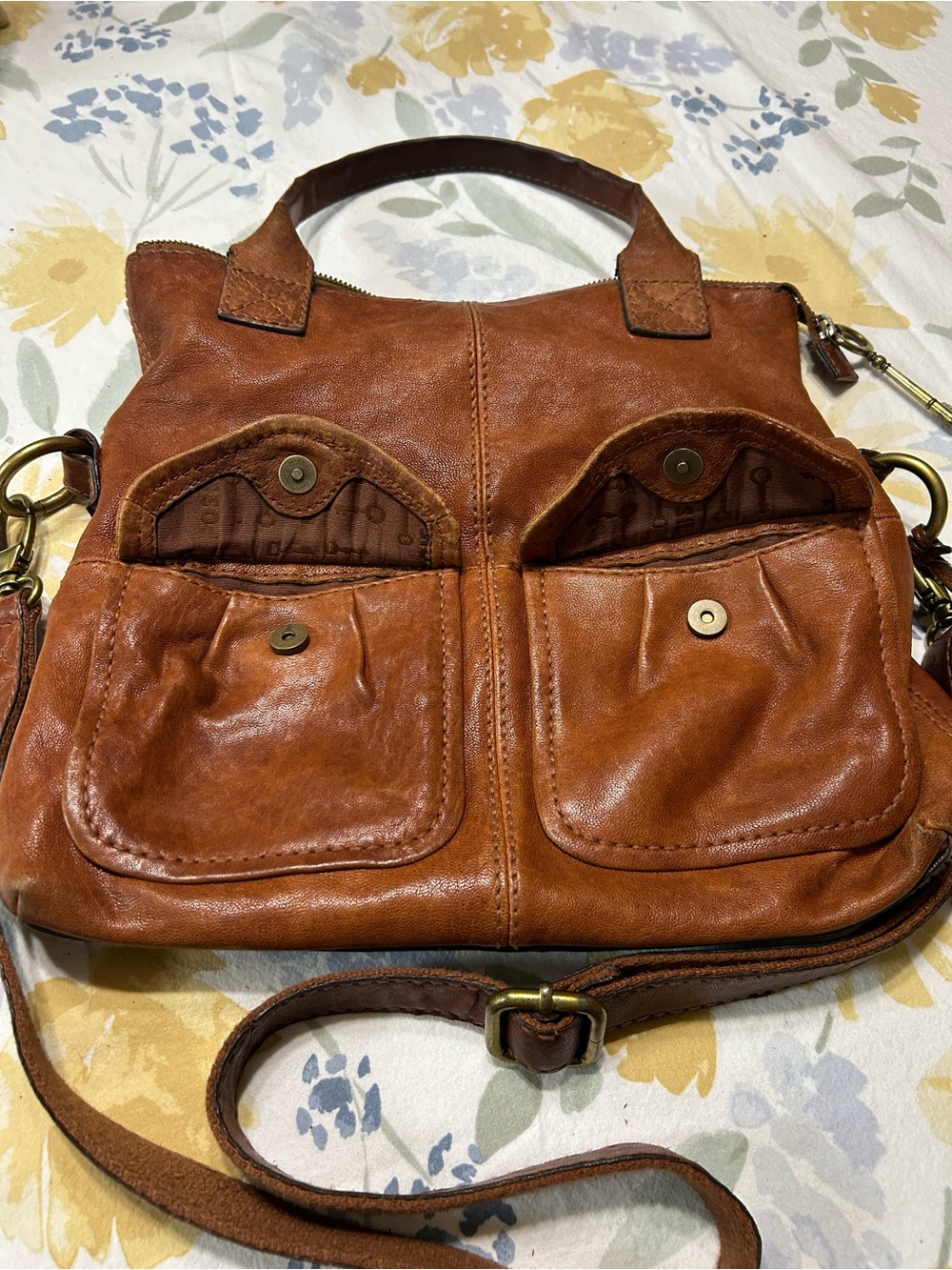 Fossil Leather Shoulder Bag in Warm Tan - Picture 2 of 9
